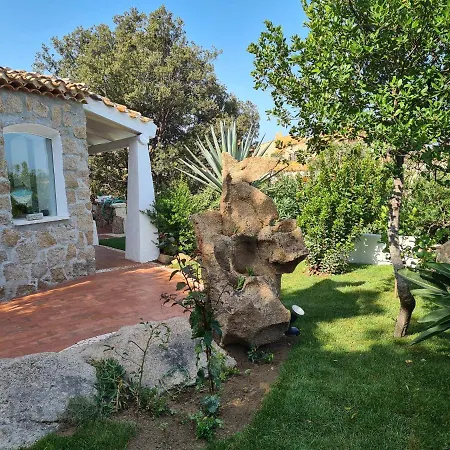 Casa Mariu' ,con Giardino Vista Mare بيت للعطل